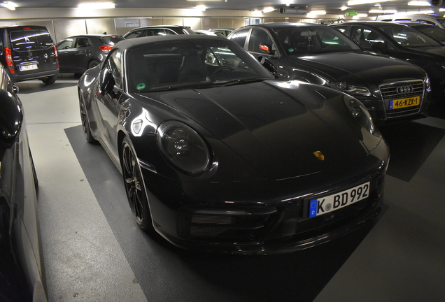 Porsche 992 Carrera 4S Cabriolet