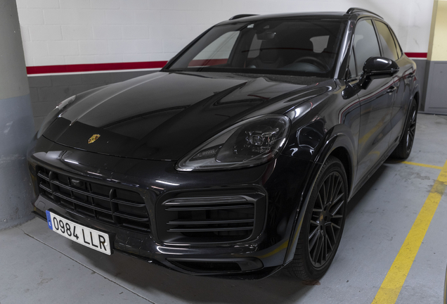 Porsche 9YA Cayenne GTS