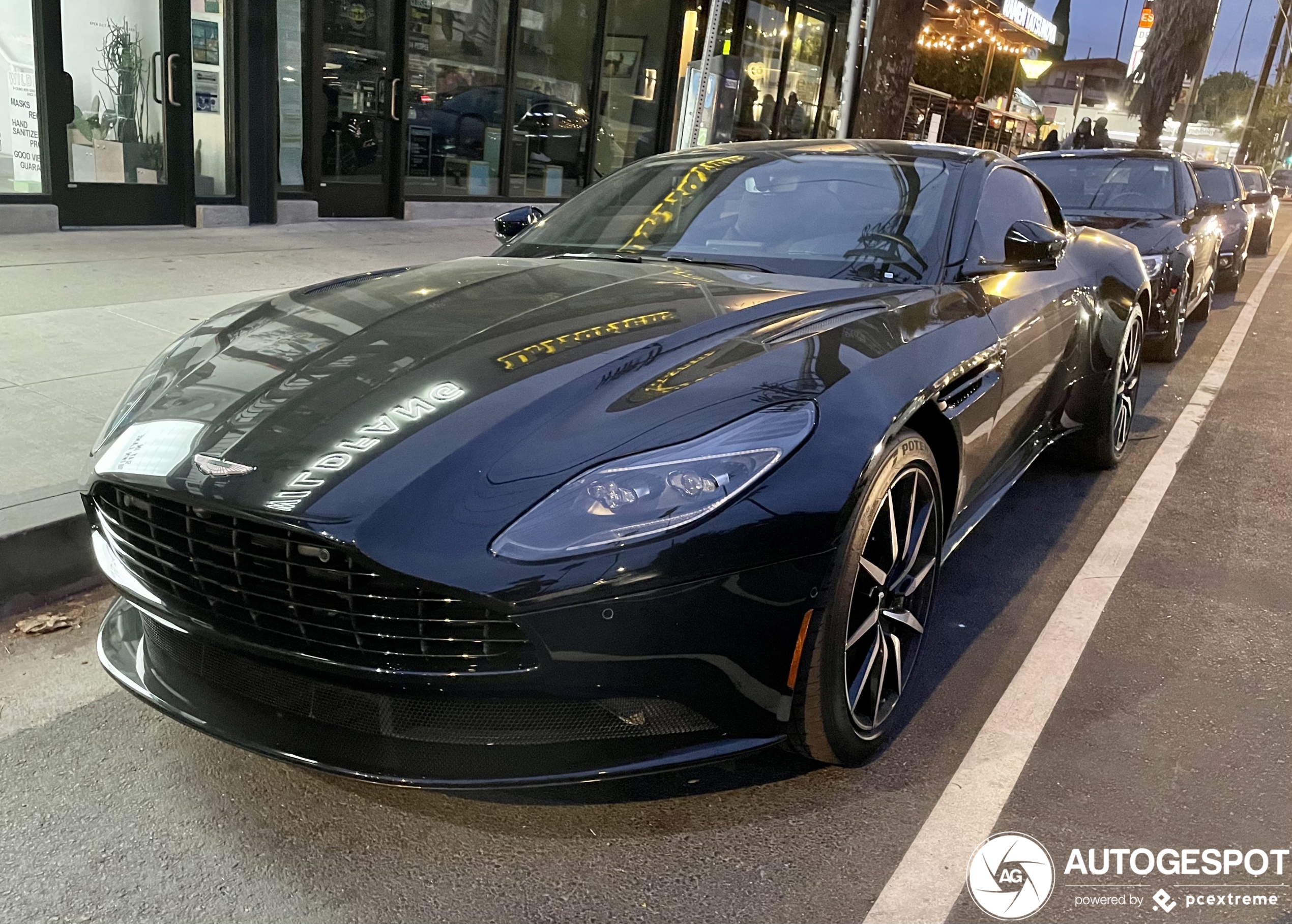 Aston Martin DB11 V8