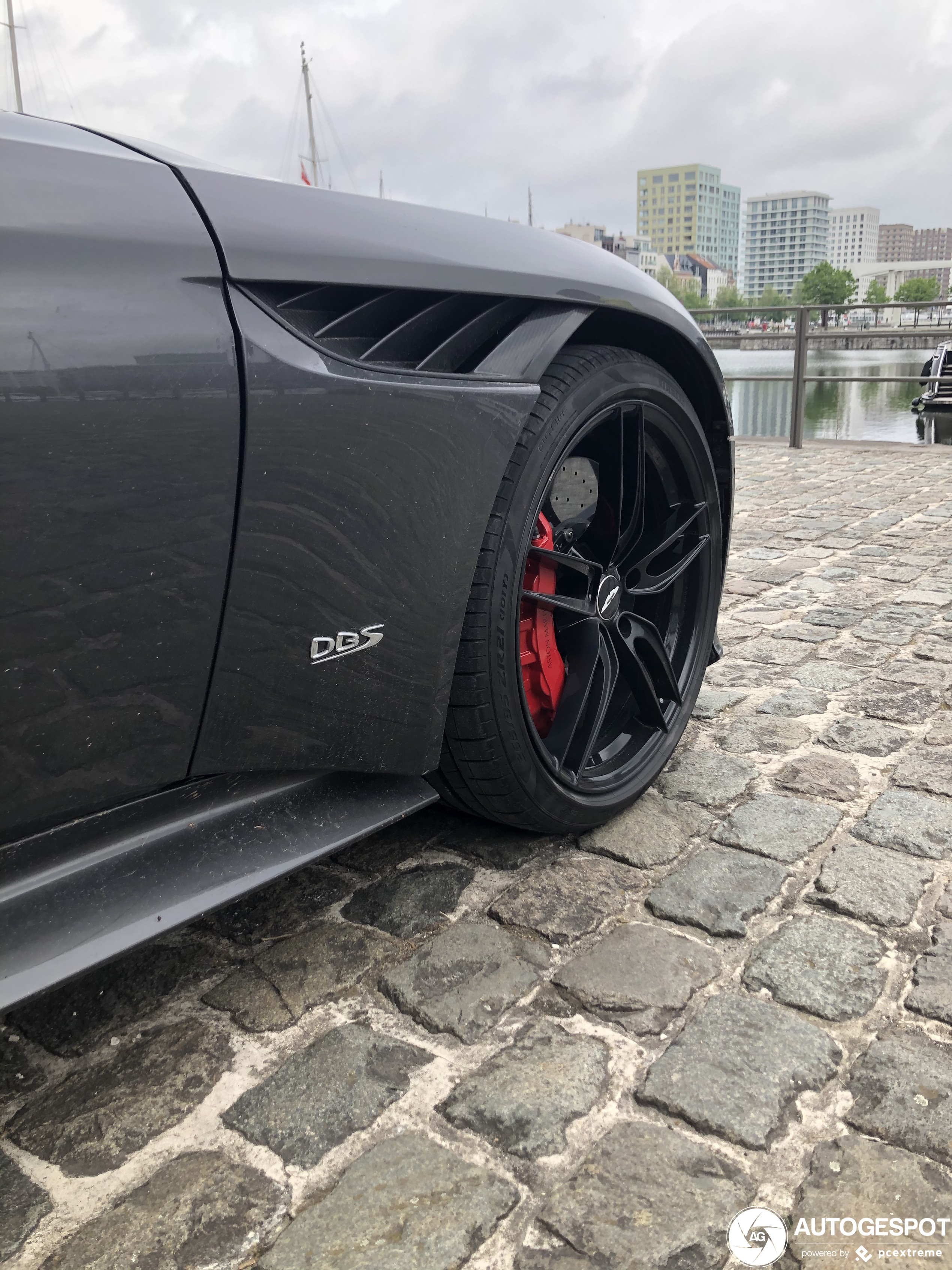 Aston Martin DBS Superleggera