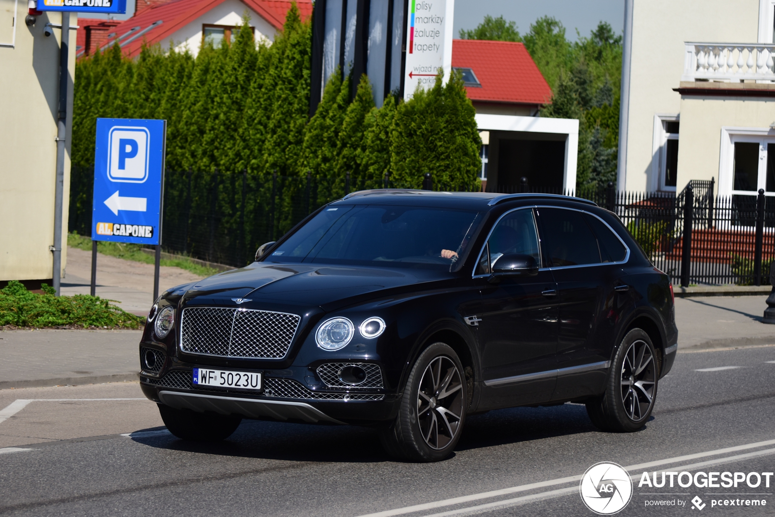 Bentley Bentayga V8