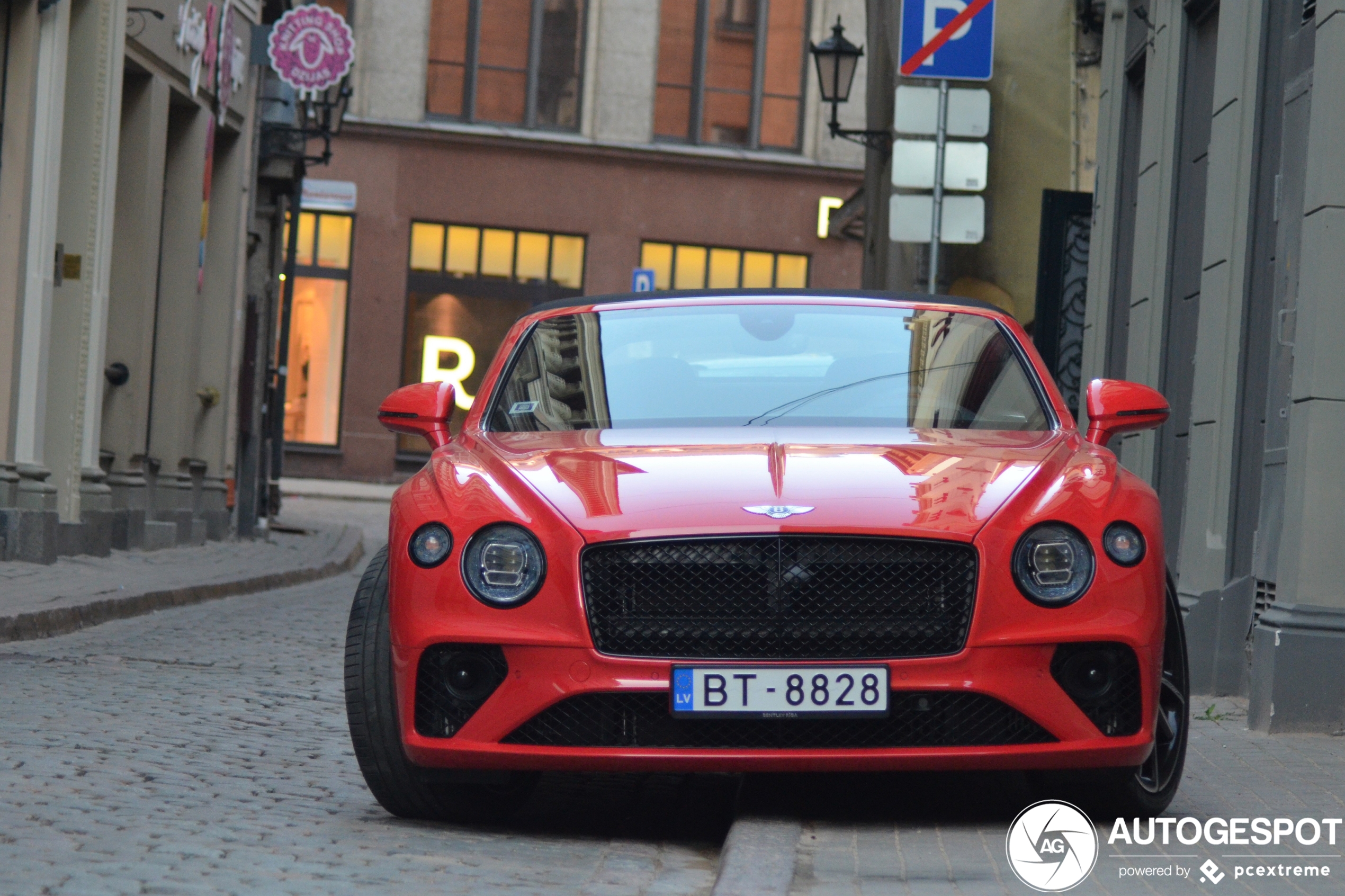 Bentley Continental GTC 2019