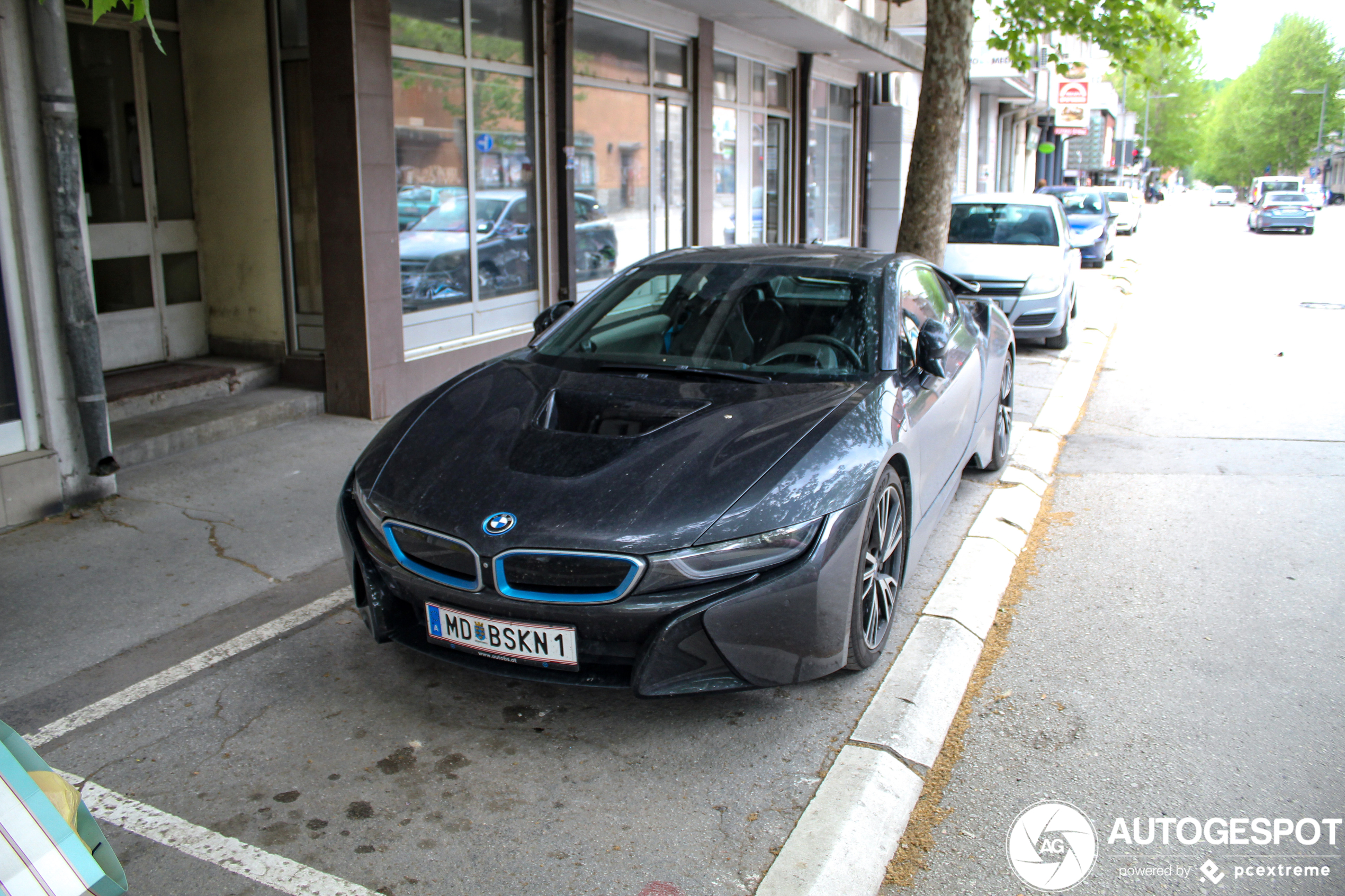 BMW i8