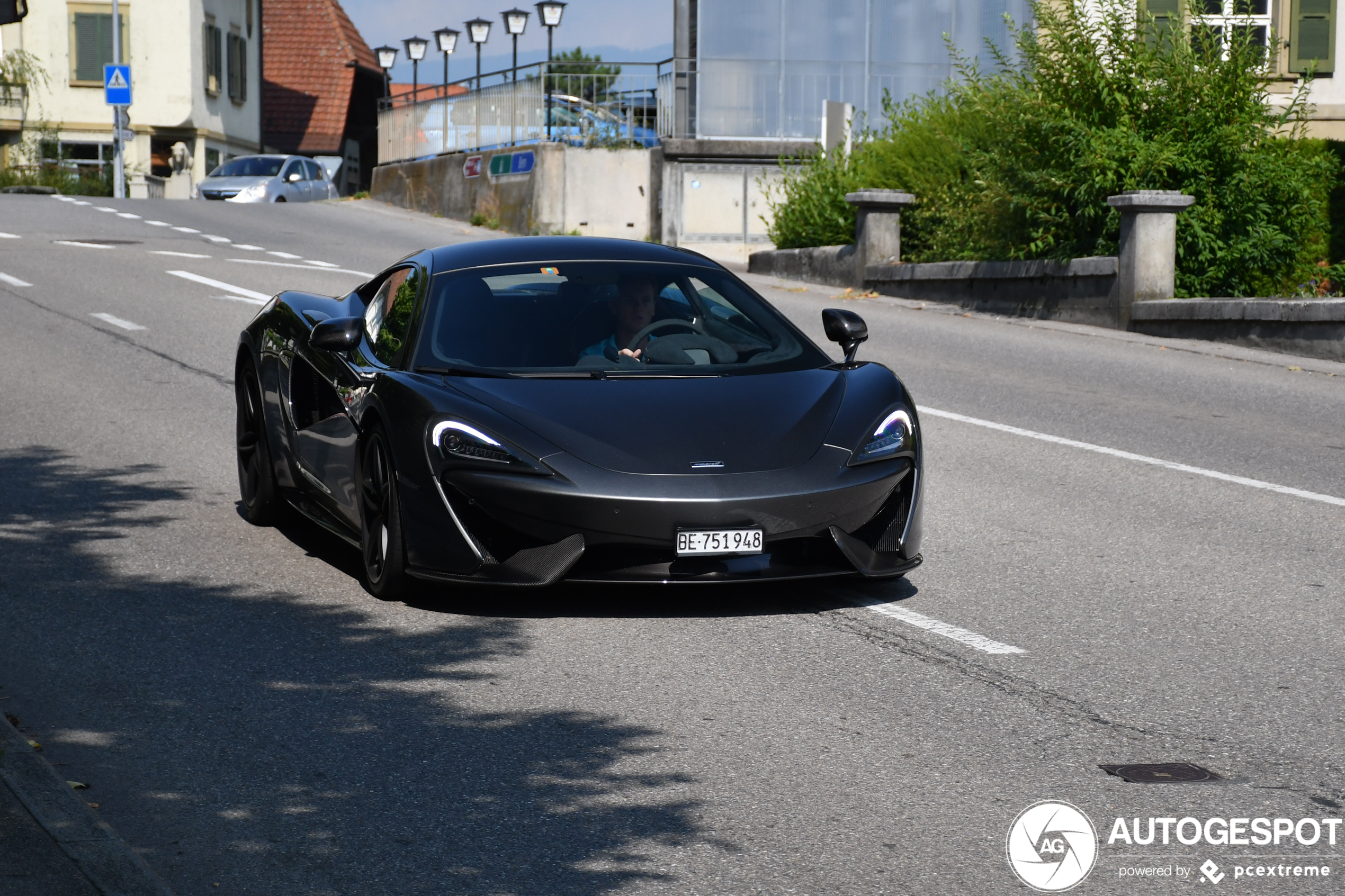 McLaren 570S