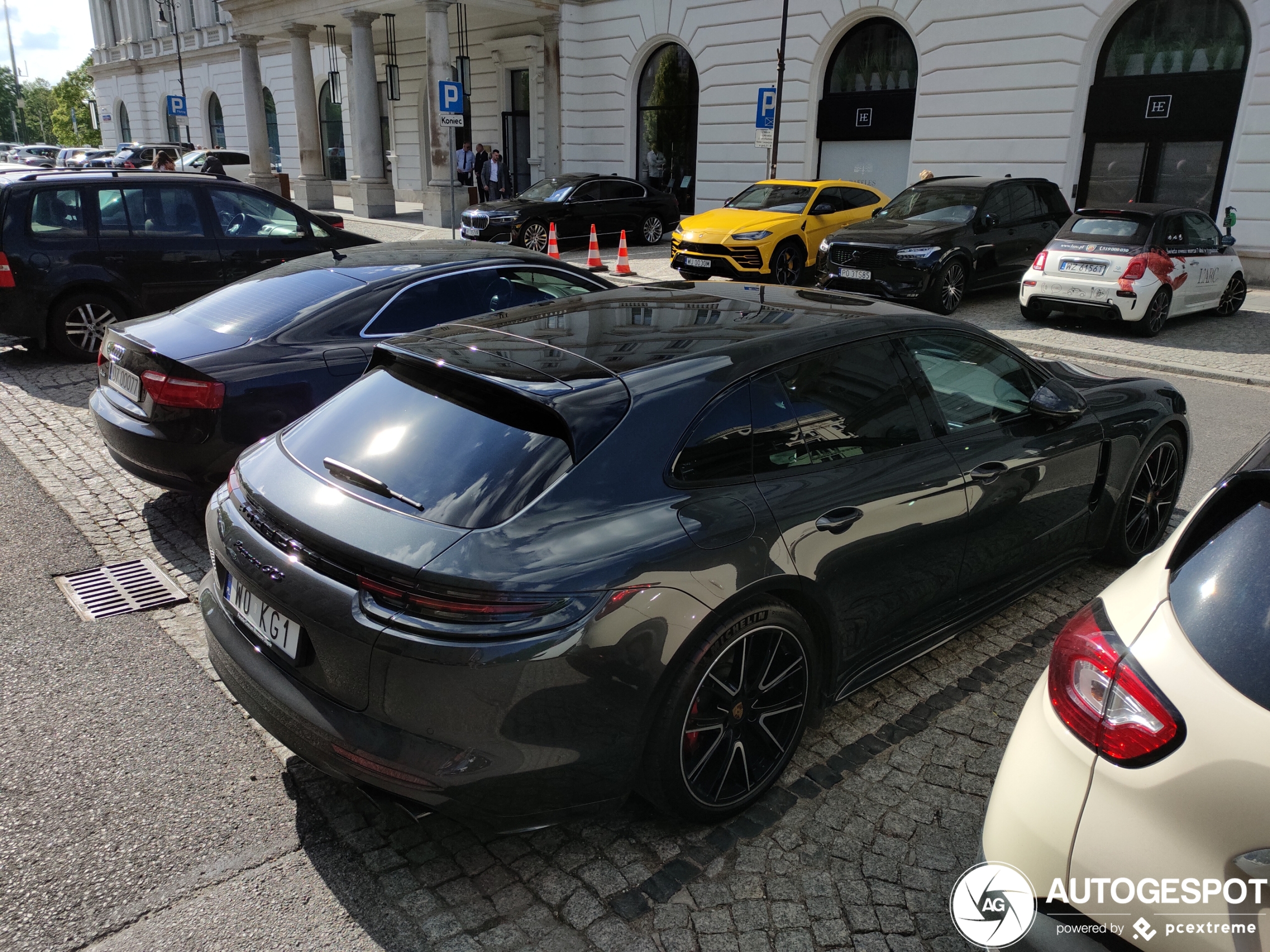 Porsche 971 Panamera GTS Sport Turismo