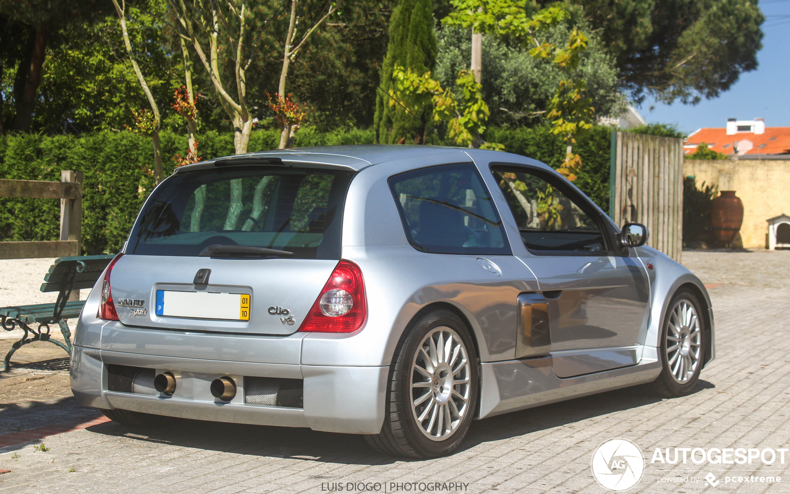 Renault Clio V6