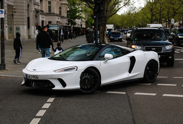 McLaren GT