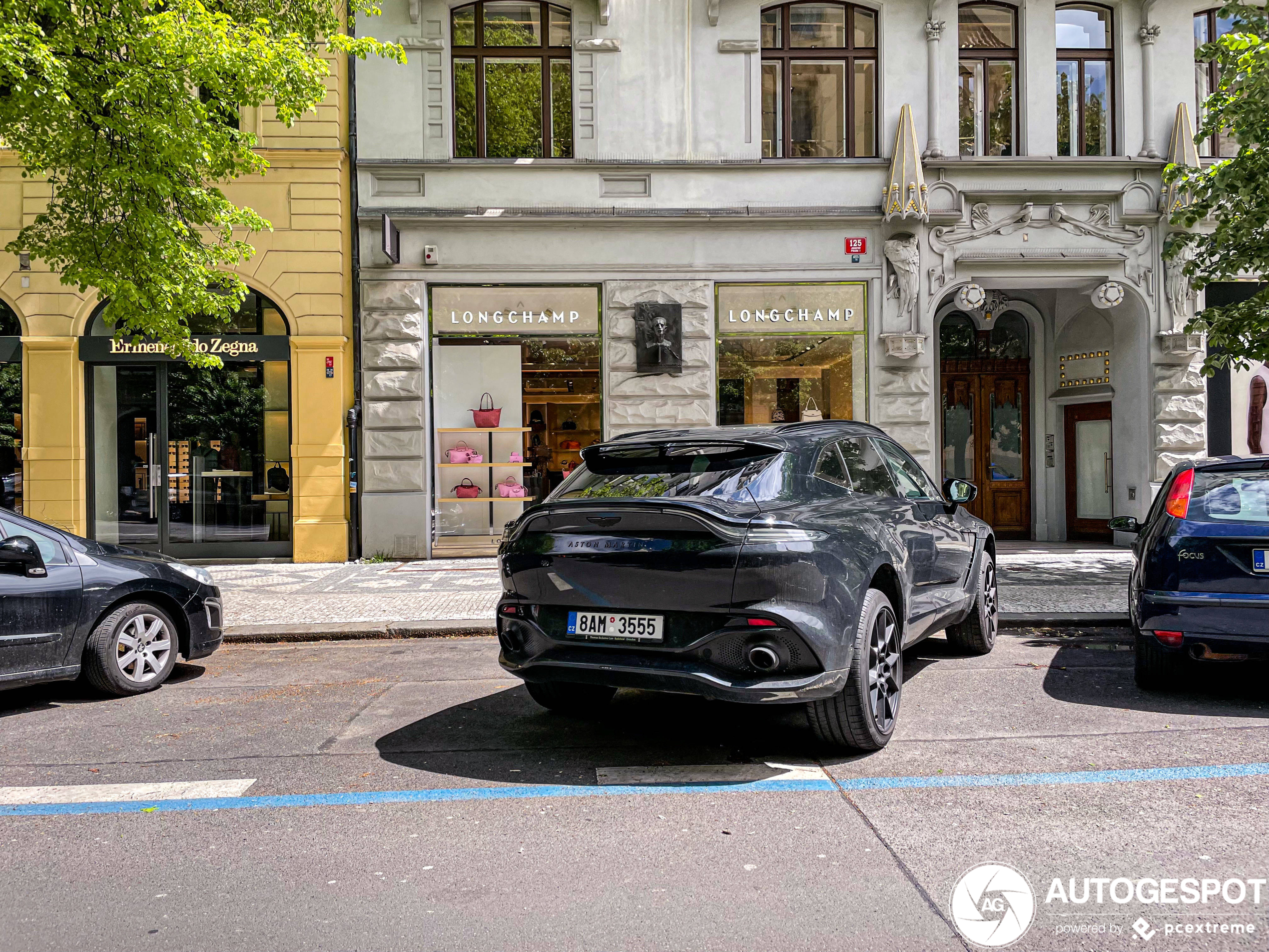 Aston Martin DBX