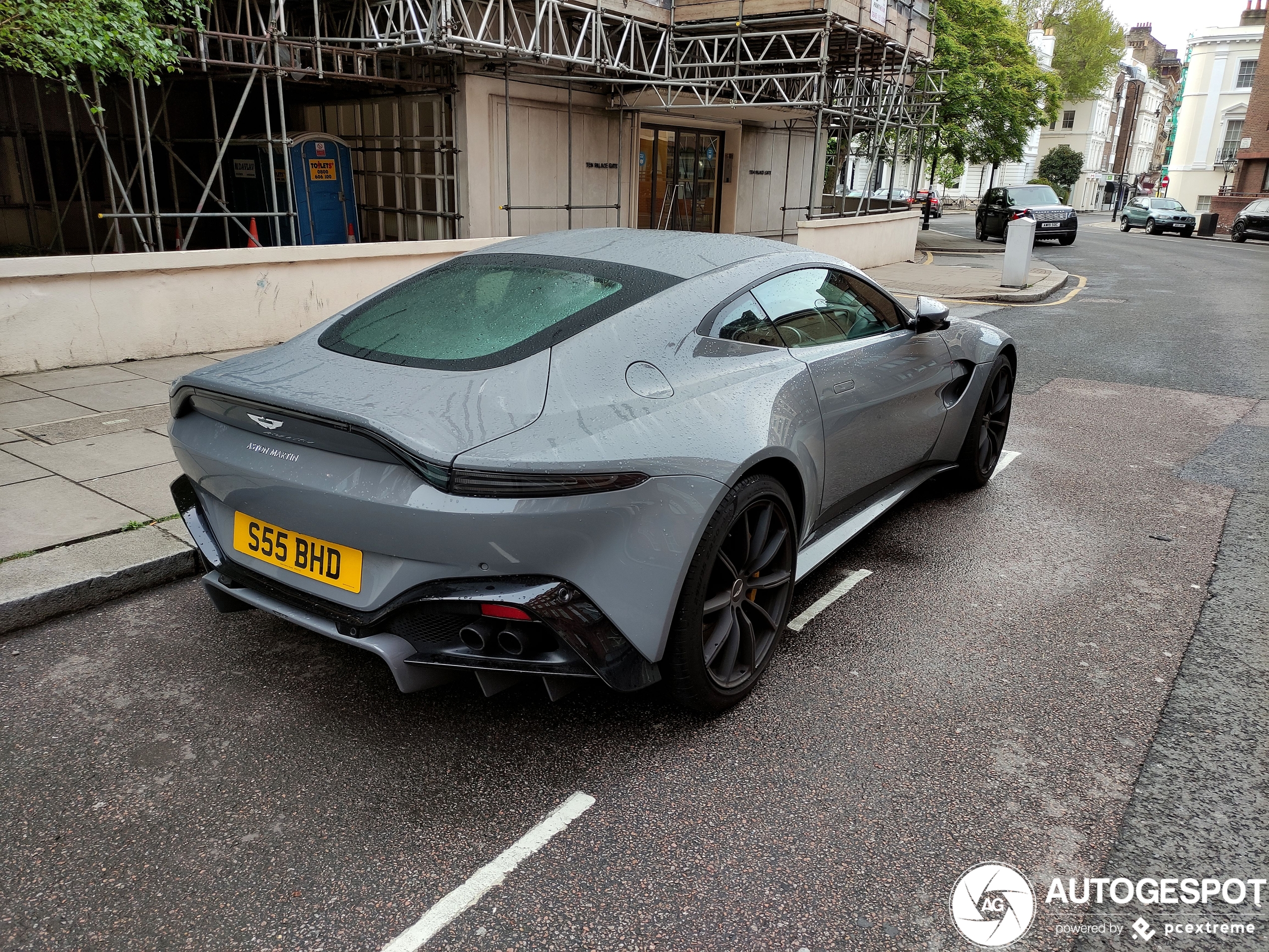 Aston Martin V8 Vantage 2018