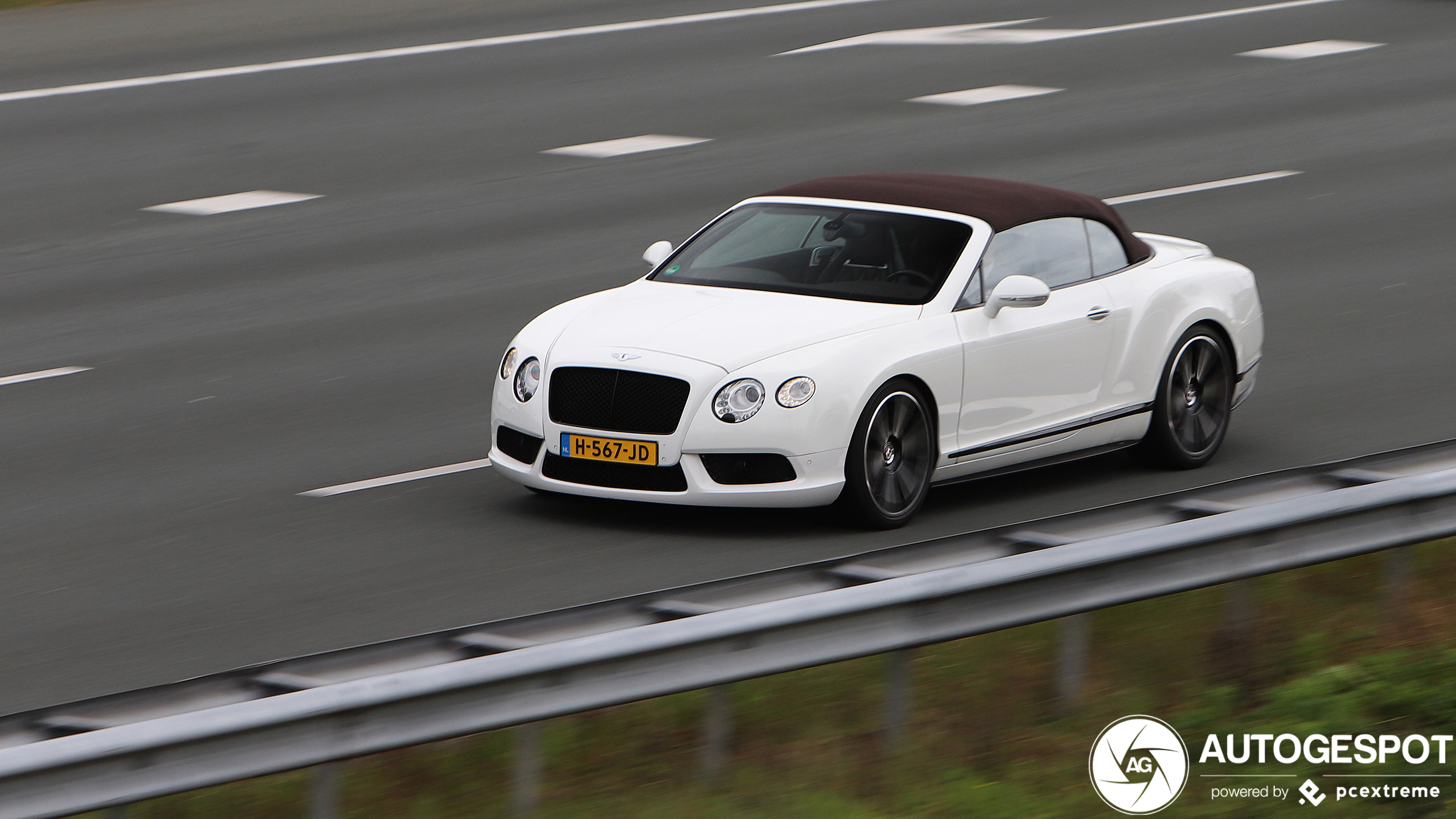 Bentley Continental GTC V8