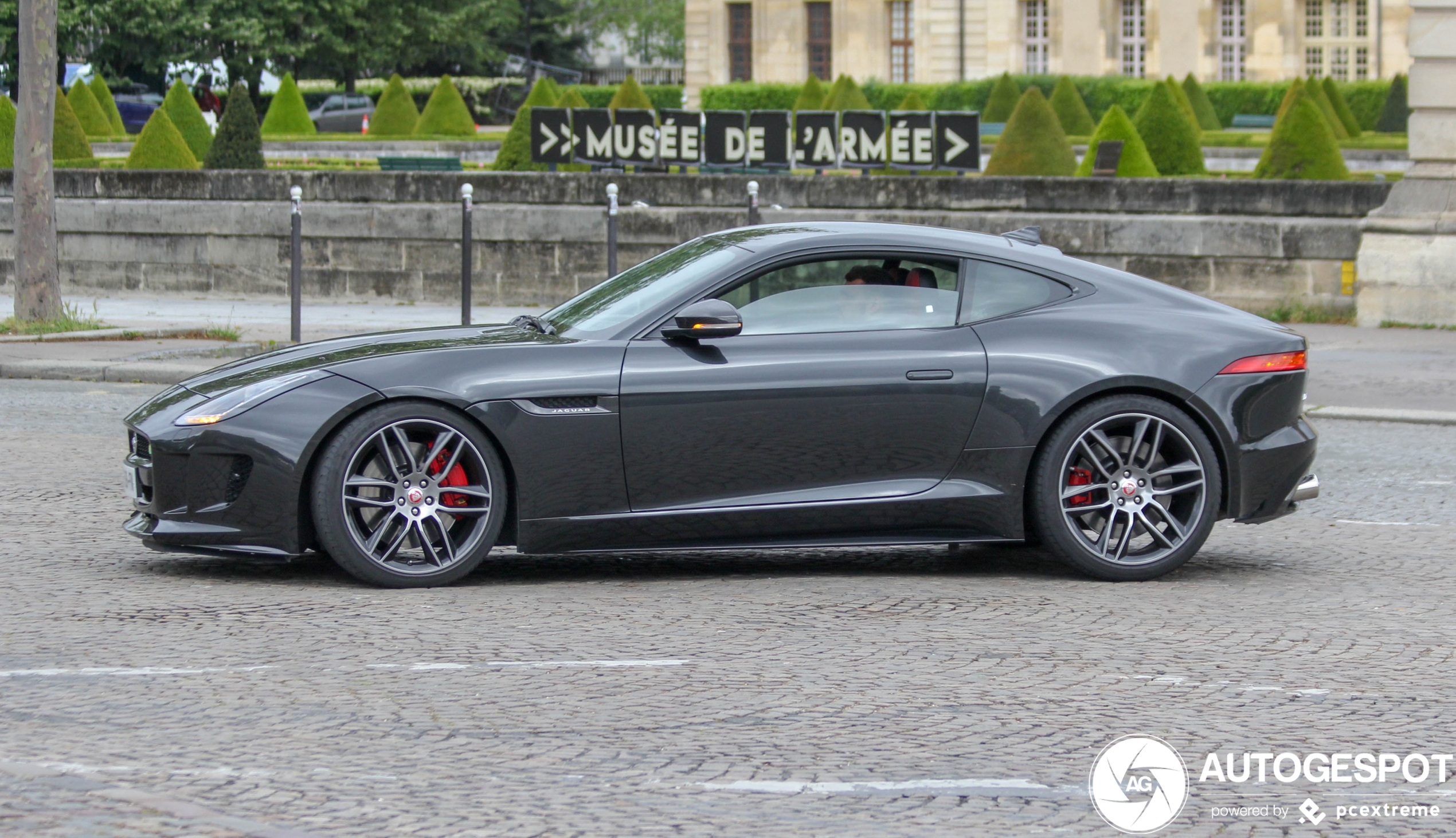 Jaguar F-TYPE R Coupé