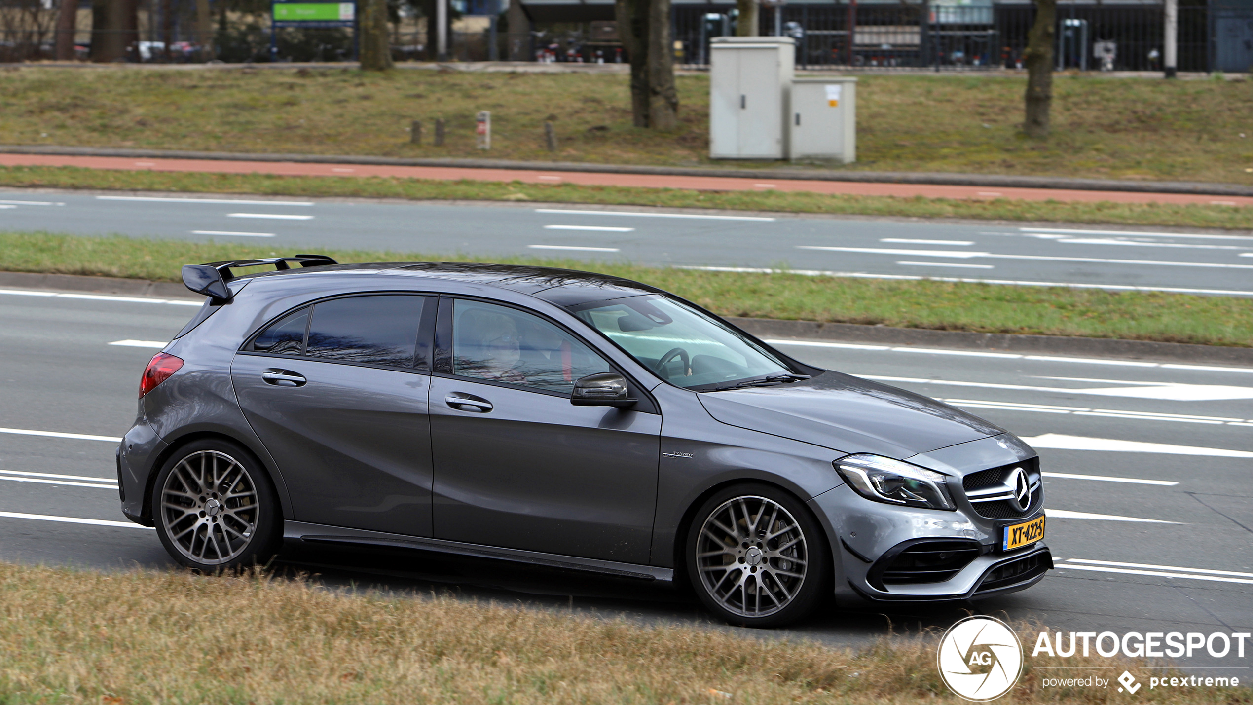 Mercedes-AMG A 45 W176 2015