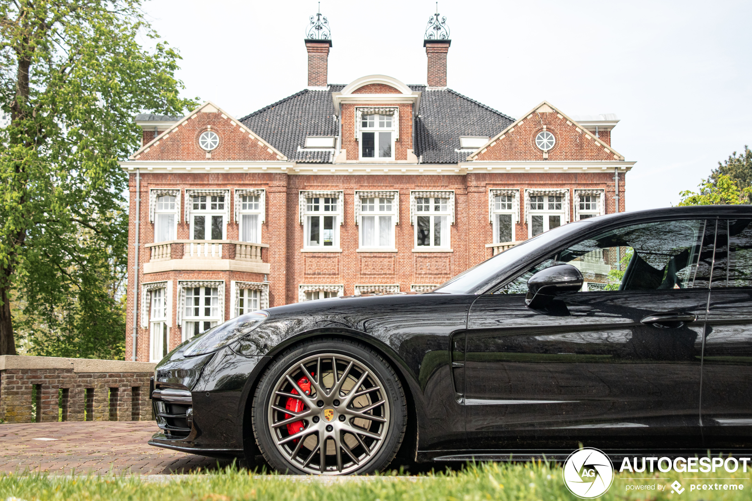 Porsche 971 Panamera GTS Sport Turismo