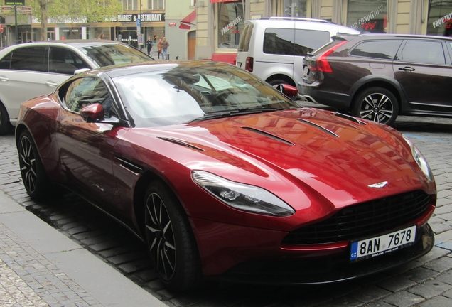 Aston Martin DB11