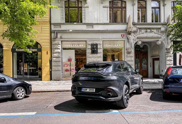 Aston Martin DBX