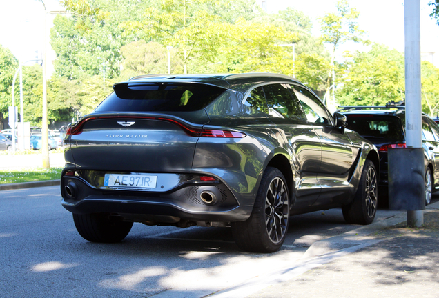 Aston Martin DBX