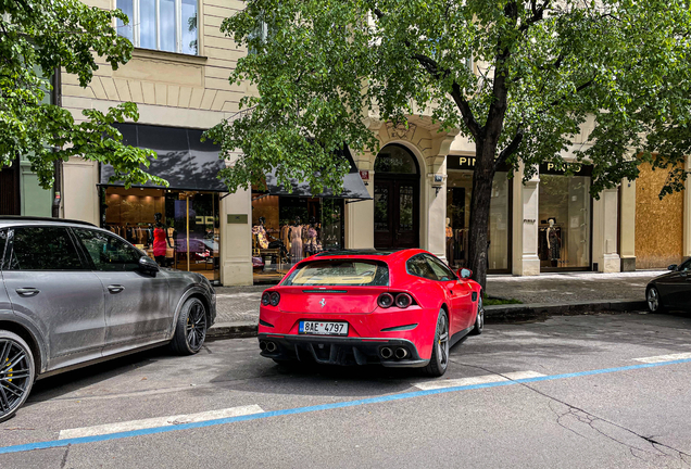 Ferrari GTC4Lusso