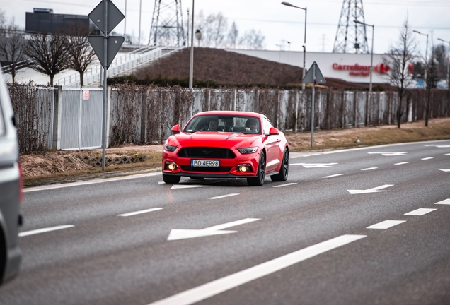 Ford Mustang GT 2015 Black Shadow Edition