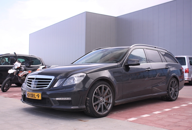 Mercedes-Benz E 63 AMG S212 V8 Biturbo