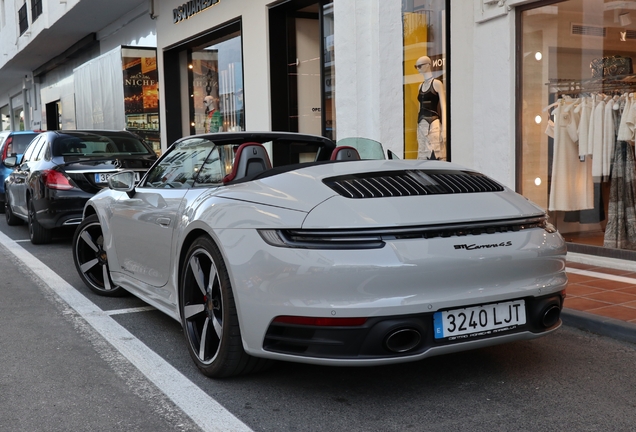 Porsche 992 Carrera 4S Cabriolet