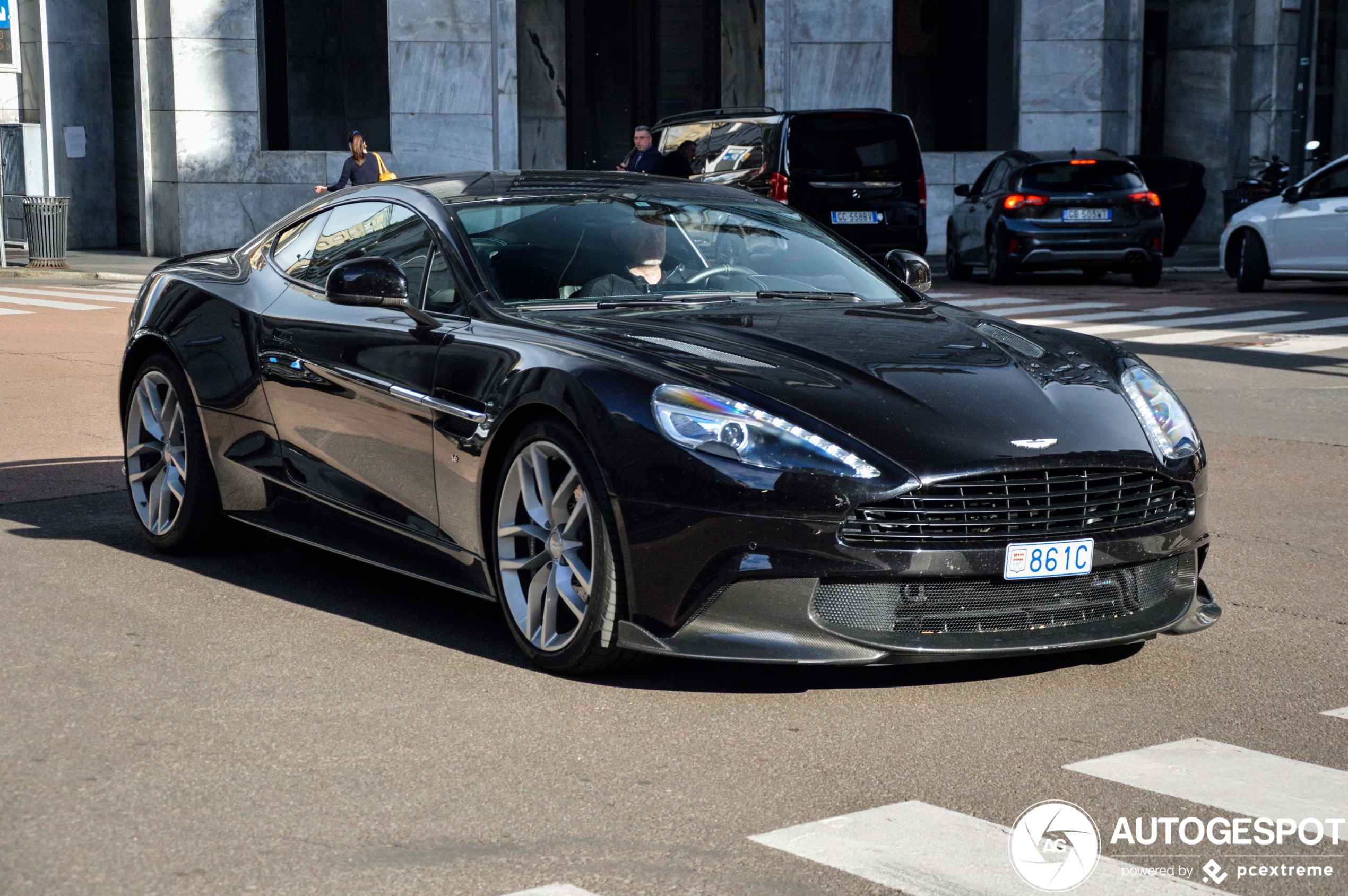 Aston Martin Vanquish S 2017