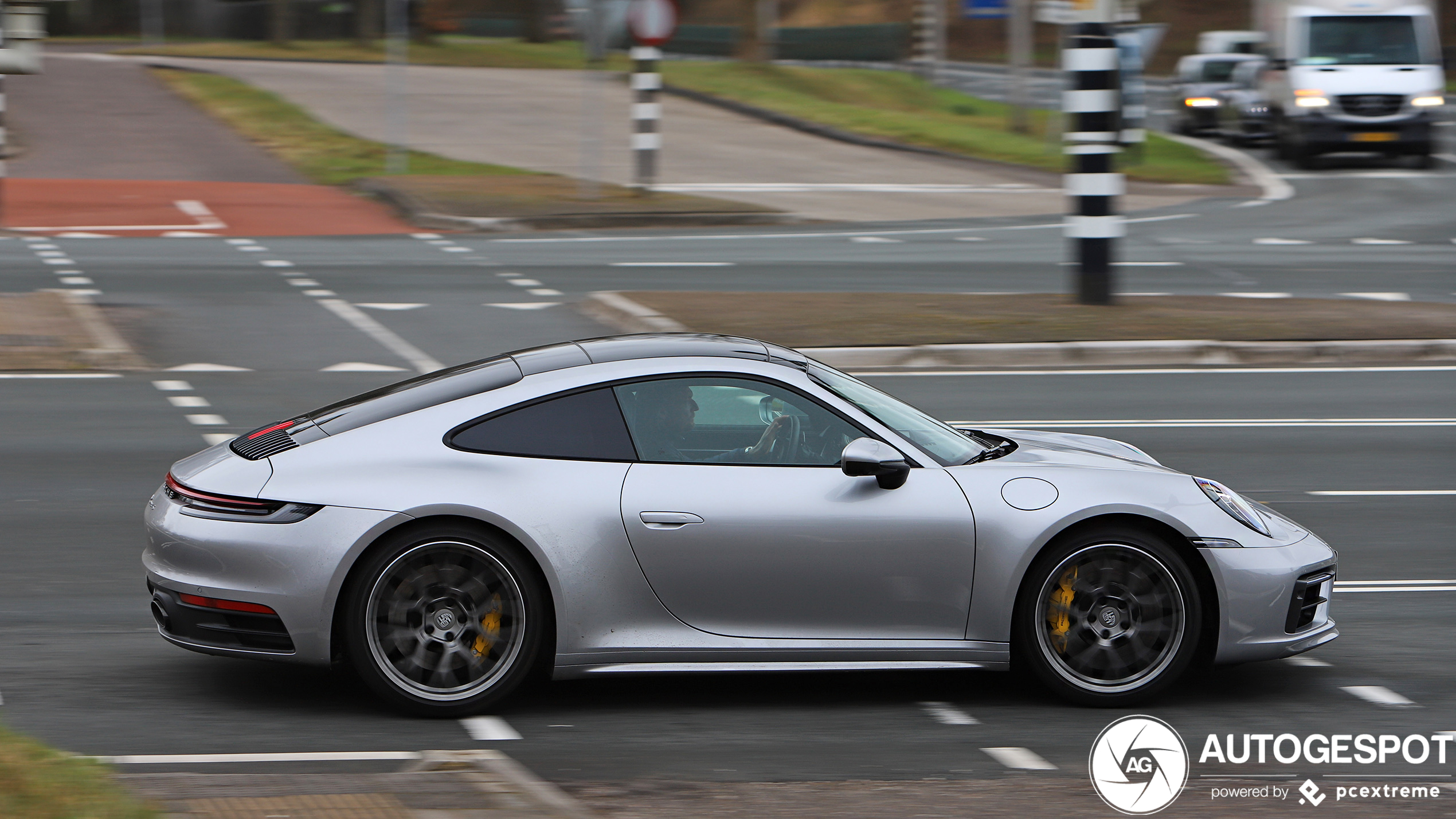 Porsche 992 Carrera 4S