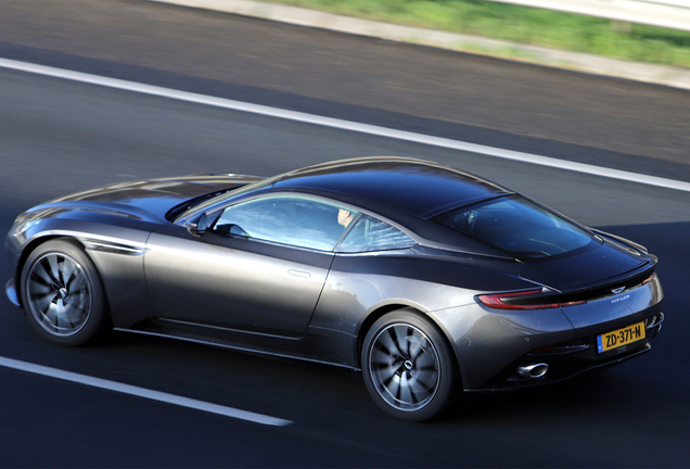 Aston Martin DB11 V8