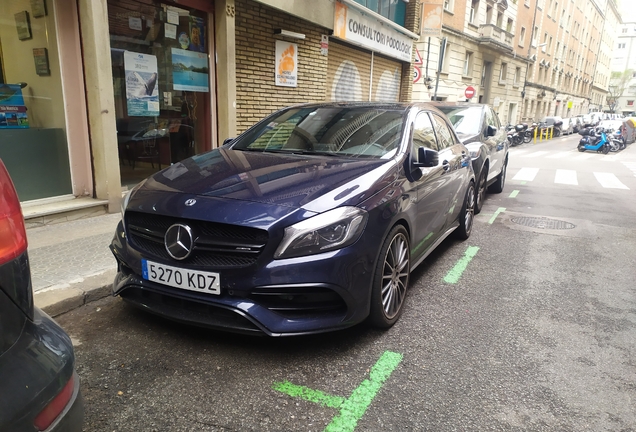 Mercedes-AMG A 45 W176 2015