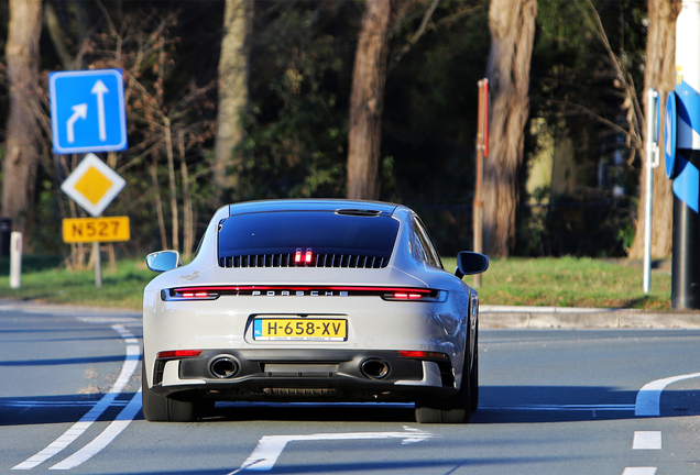 Porsche 992 Carrera 4S