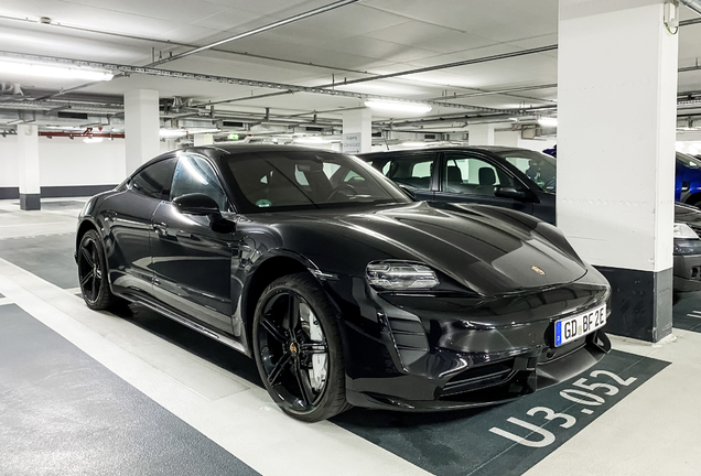 Porsche Taycan Turbo