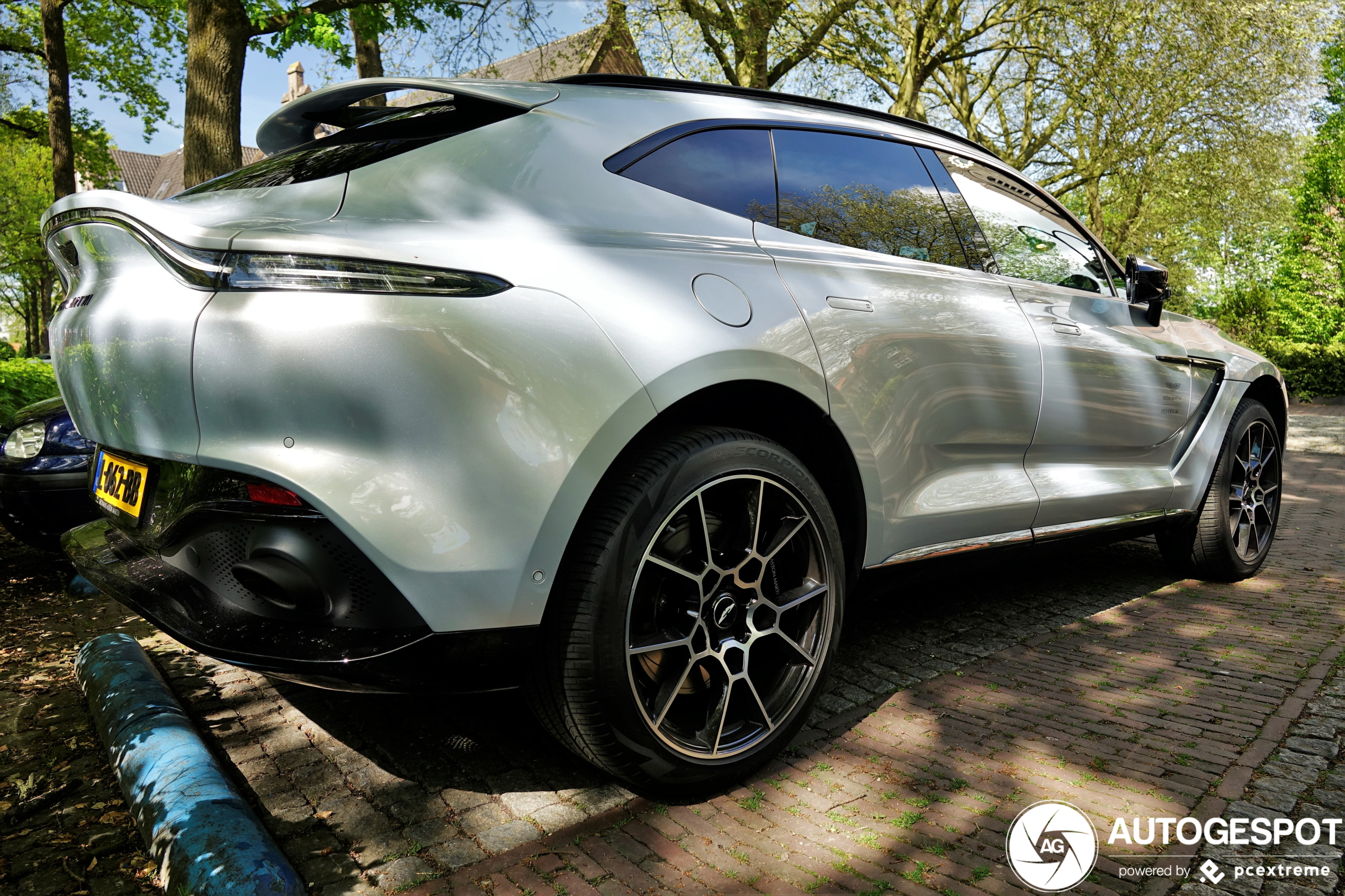 Aston Martin DBX