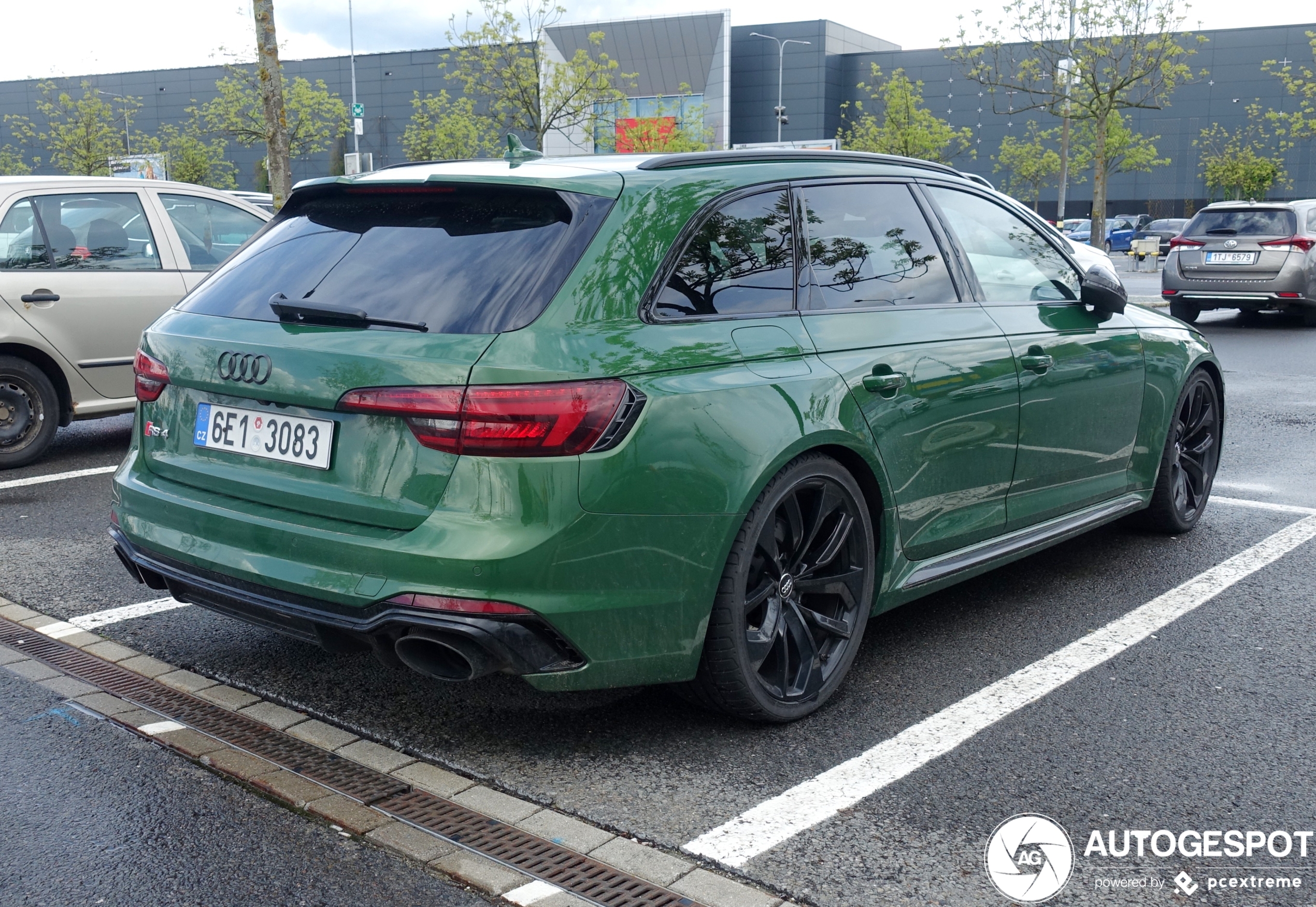 Audi RS4 Avant B9