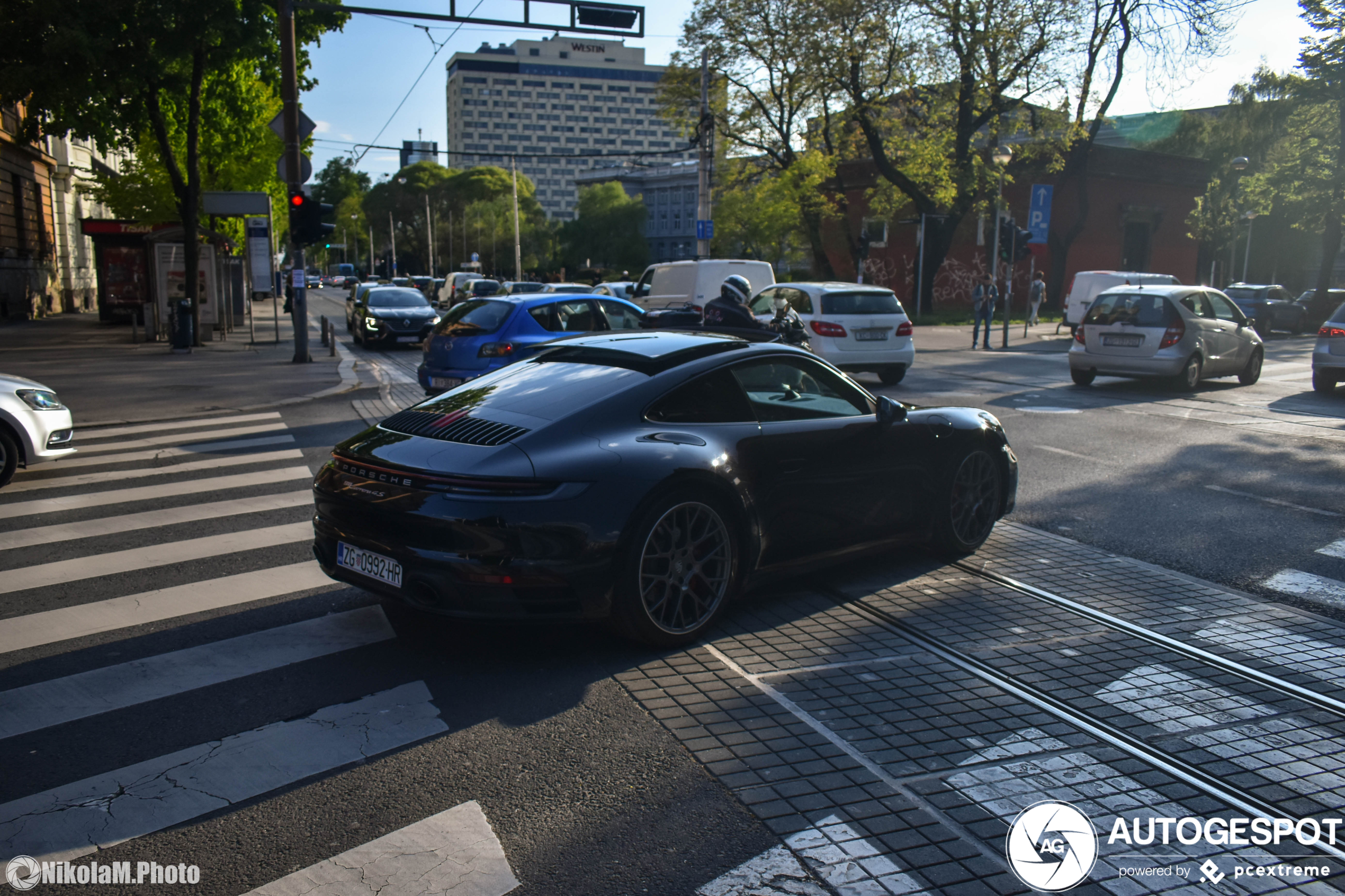 Porsche 992 Carrera 4S