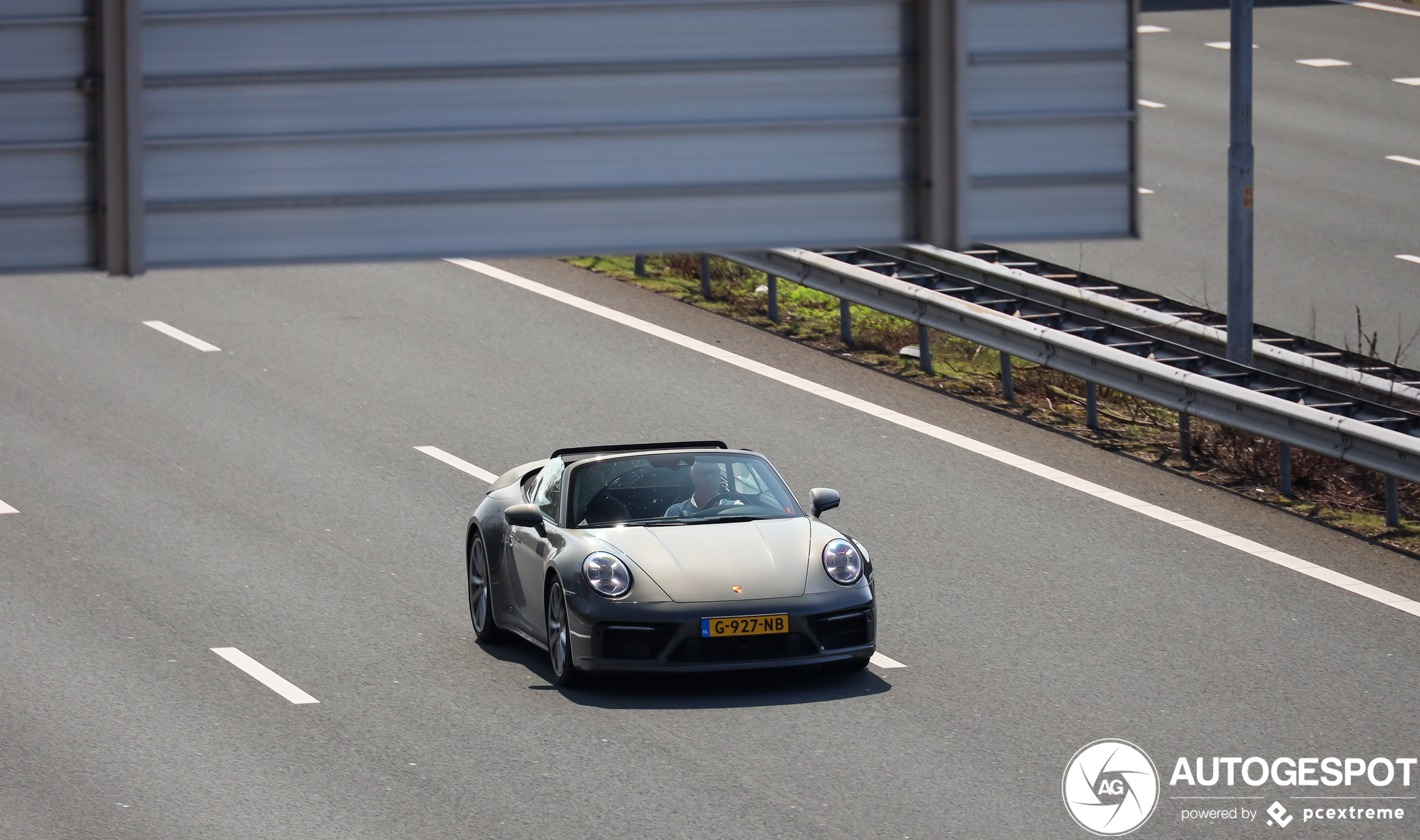 Porsche 992 Carrera 4S Cabriolet