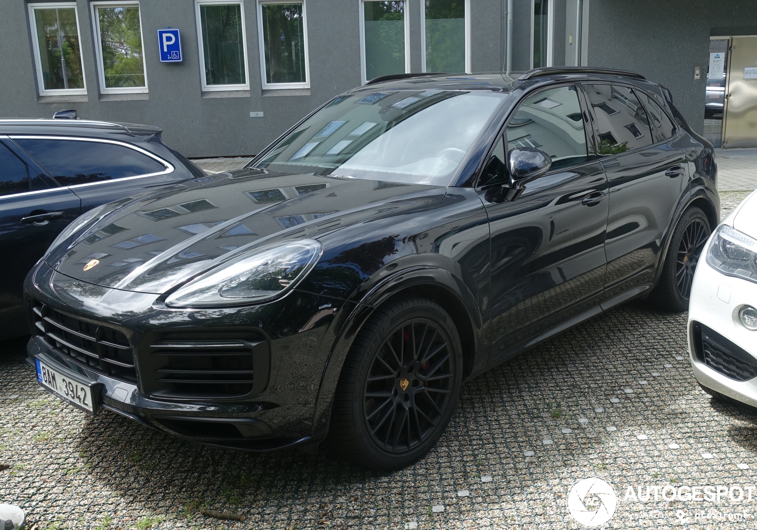 Porsche 9YA Cayenne GTS