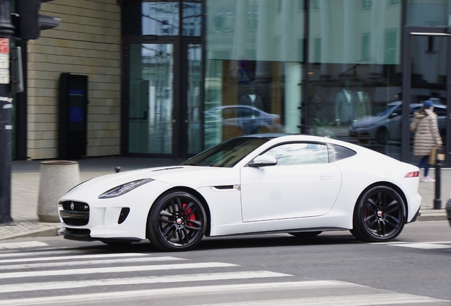 Jaguar F-TYPE R Coupé