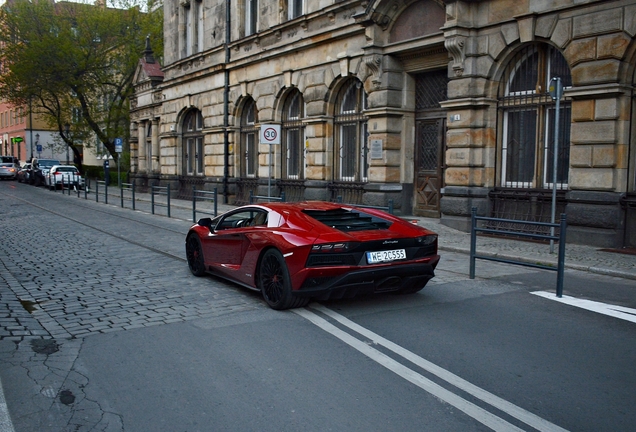 Lamborghini Aventador S LP740-4