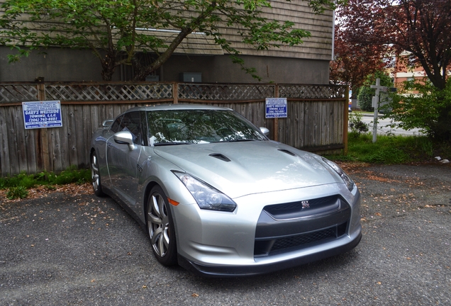 Nissan GT-R