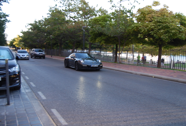 Porsche 992 Carrera 4S