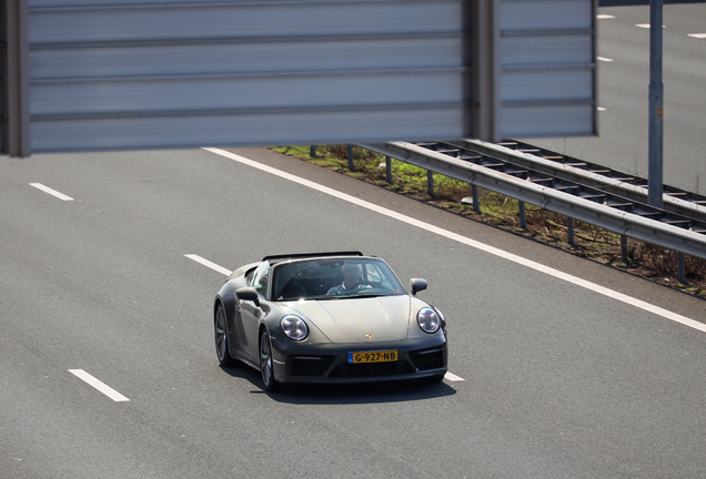 Porsche 992 Carrera 4S Cabriolet