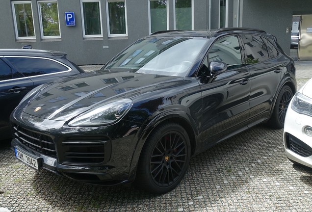 Porsche 9YA Cayenne GTS