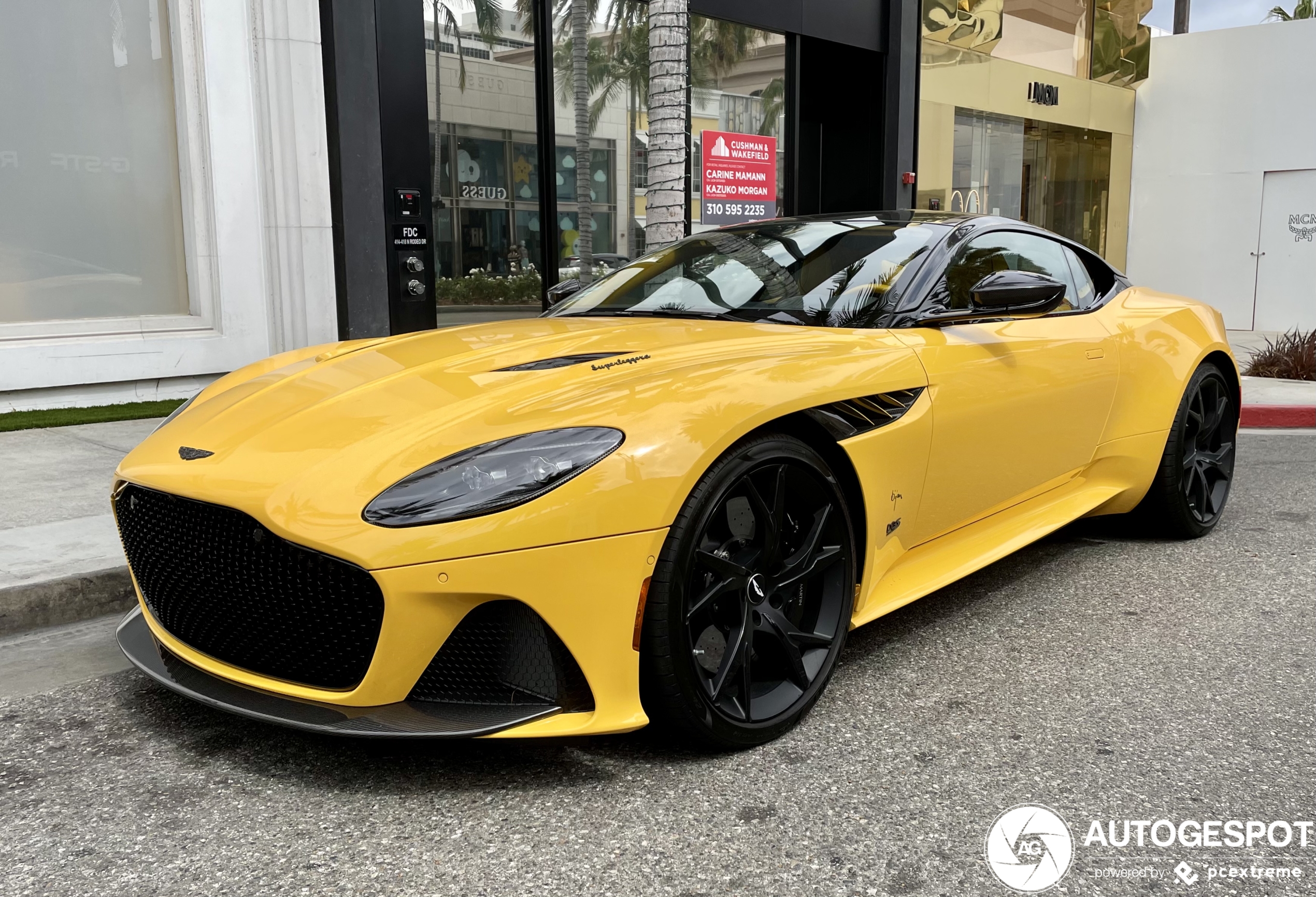 Aston Martin laat zien dat een geel met zwarte combinatie nog altijd top is