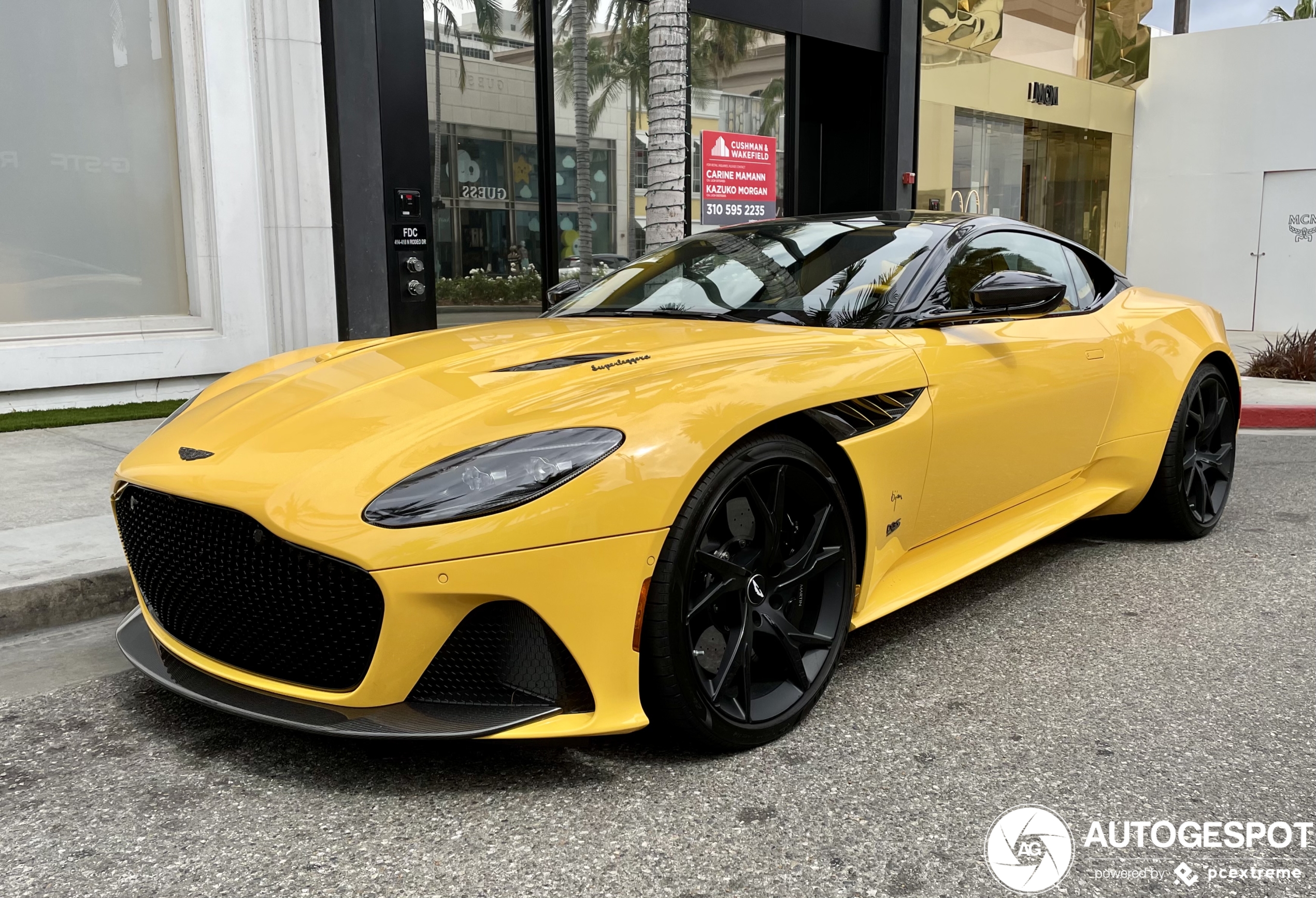 Aston Martin laat zien dat een geel met zwarte combinatie nog altijd top is