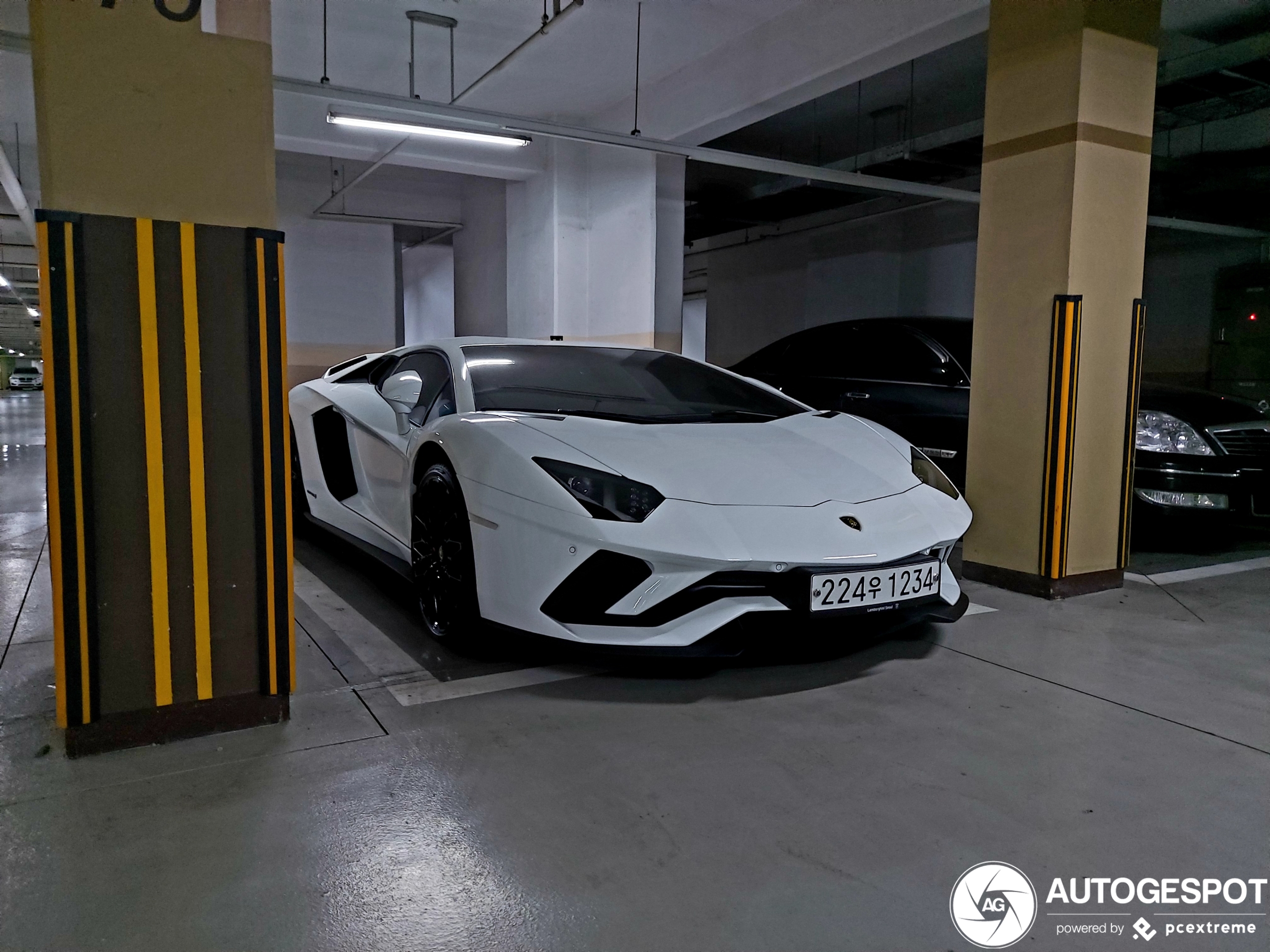 Lamborghini Aventador S LP740-4