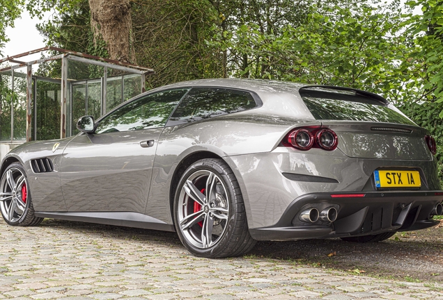 Ferrari GTC4Lusso