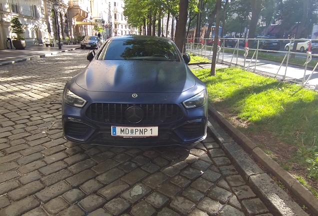 Mercedes-AMG GT 63 S X290