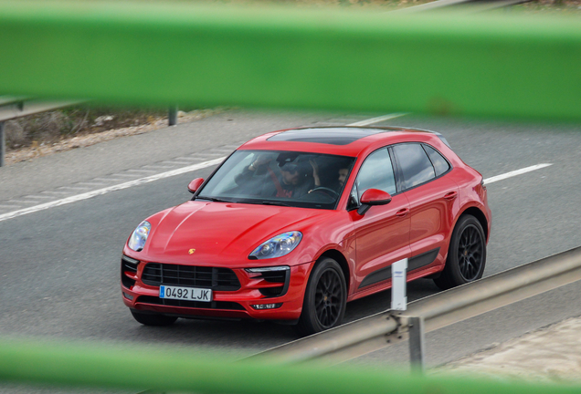 Porsche 95B Macan GTS