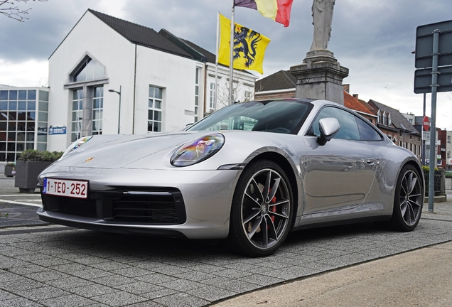 Porsche 992 Carrera 4S