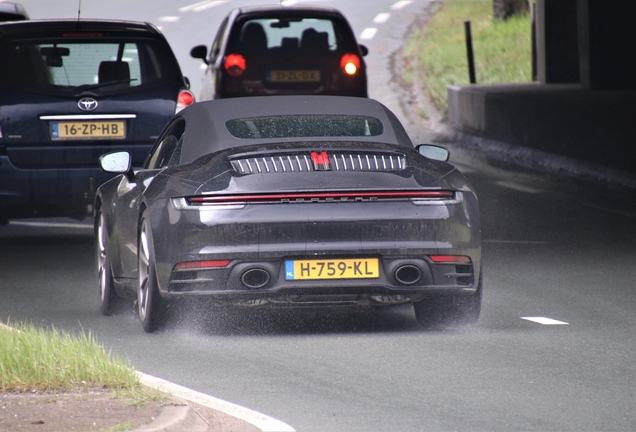 Porsche 992 Carrera 4S Cabriolet