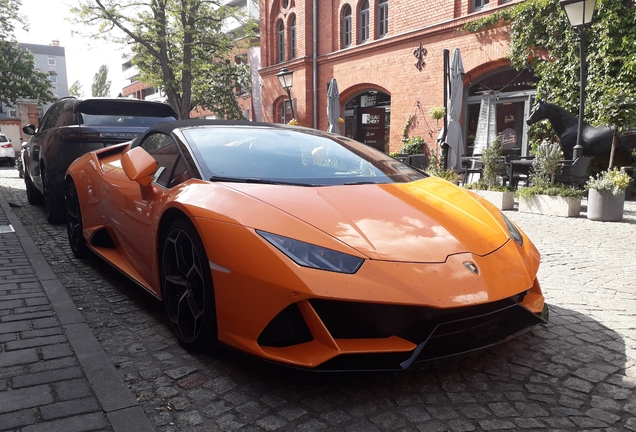 Lamborghini Huracán LP640-4 EVO Spyder